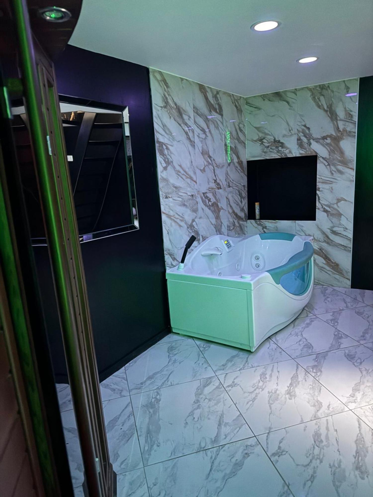 Maison Appartement Triplex Avec Jacuzzi Et Sauna Saint-Etienne  Bagian luar foto